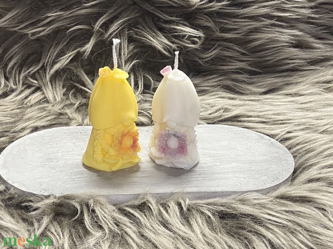 Virágos manó gyertya - kellékek & szerszámok - dekorációs kellékek - dekorációs gyertya - Meska.hu