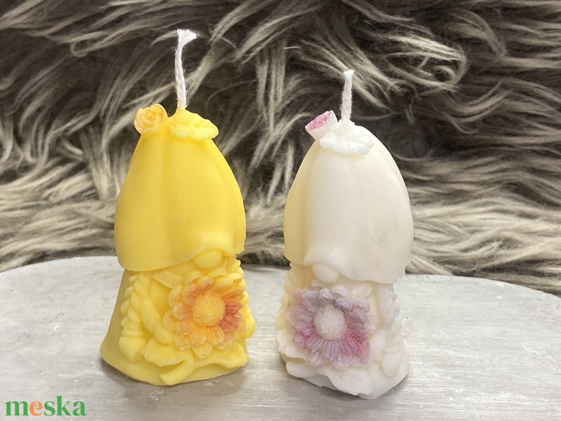 Virágos manó gyertya - kellékek & szerszámok - dekorációs kellékek - dekorációs gyertya - Meska.hu