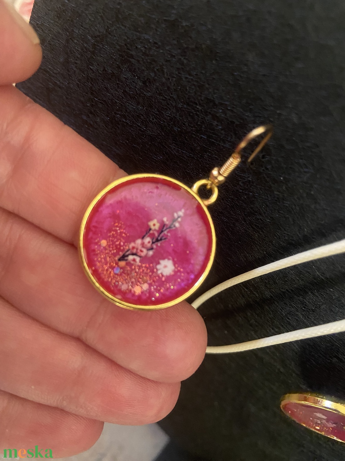 Rózsaszín virágos fülbevaló és nyaklánc szett - ékszer - ékszerszett - Meska.hu