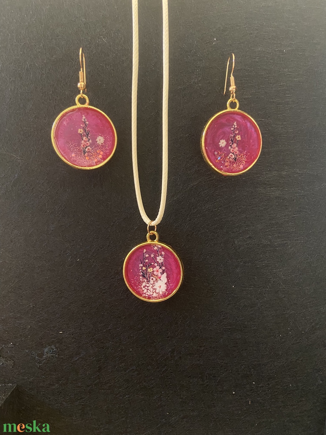 Rózsaszín virágos fülbevaló és nyaklánc szett - ékszer - ékszerszett - Meska.hu