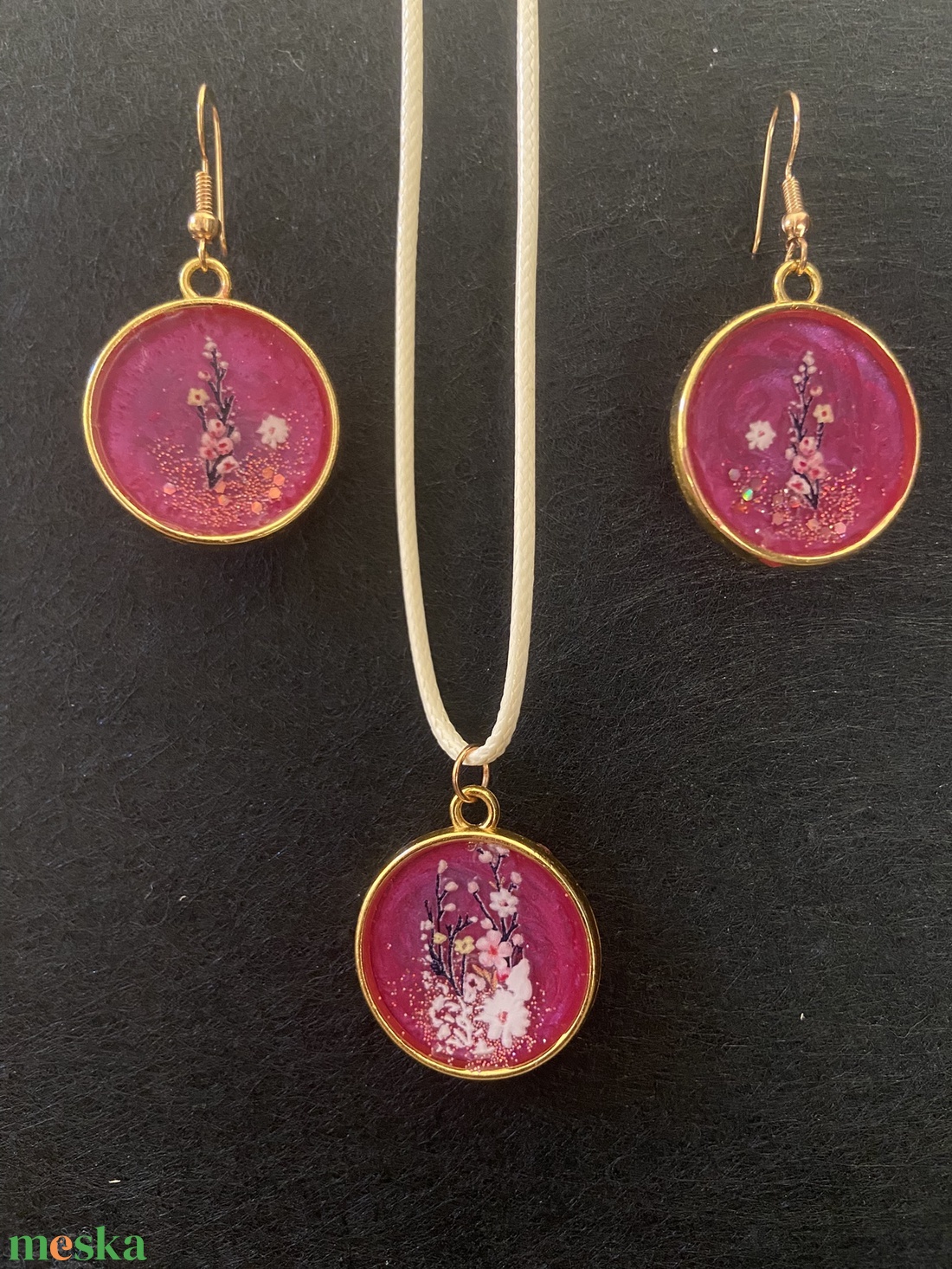 Rózsaszín virágos fülbevaló és nyaklánc szett - ékszer - ékszerszett - Meska.hu