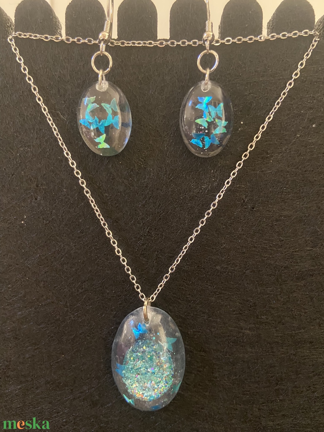 Kék pillangós fülbevaló és nyaklánc szett - ékszer - ékszerszett - Meska.hu