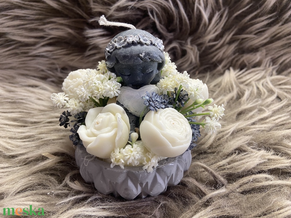 Szójaviasz virágcsokor kislánnyal - otthon & életmód - virágdekoráció - virágdíszek - asztali virágdísz - Meska.hu