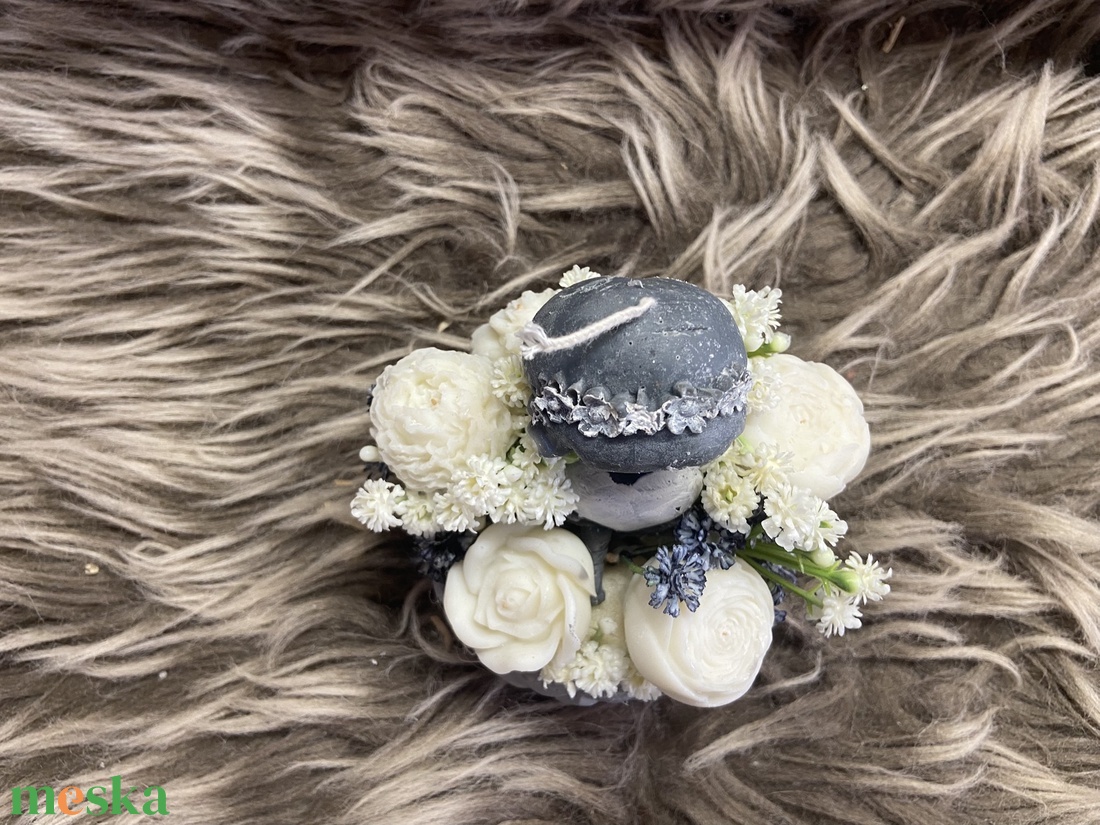 Szójaviasz virágcsokor kislánnyal - otthon & életmód - virágdekoráció - virágdíszek - asztali virágdísz - Meska.hu