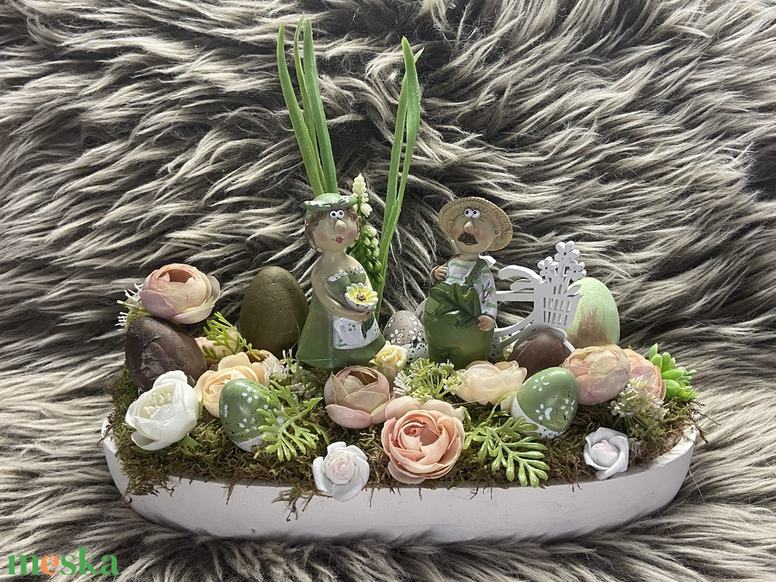 Ovális tálban kertészkedő néni-bácsi asztaldísz - otthon & életmód - dekoráció - asztal és polc dekoráció - asztaldísz - Meska.hu