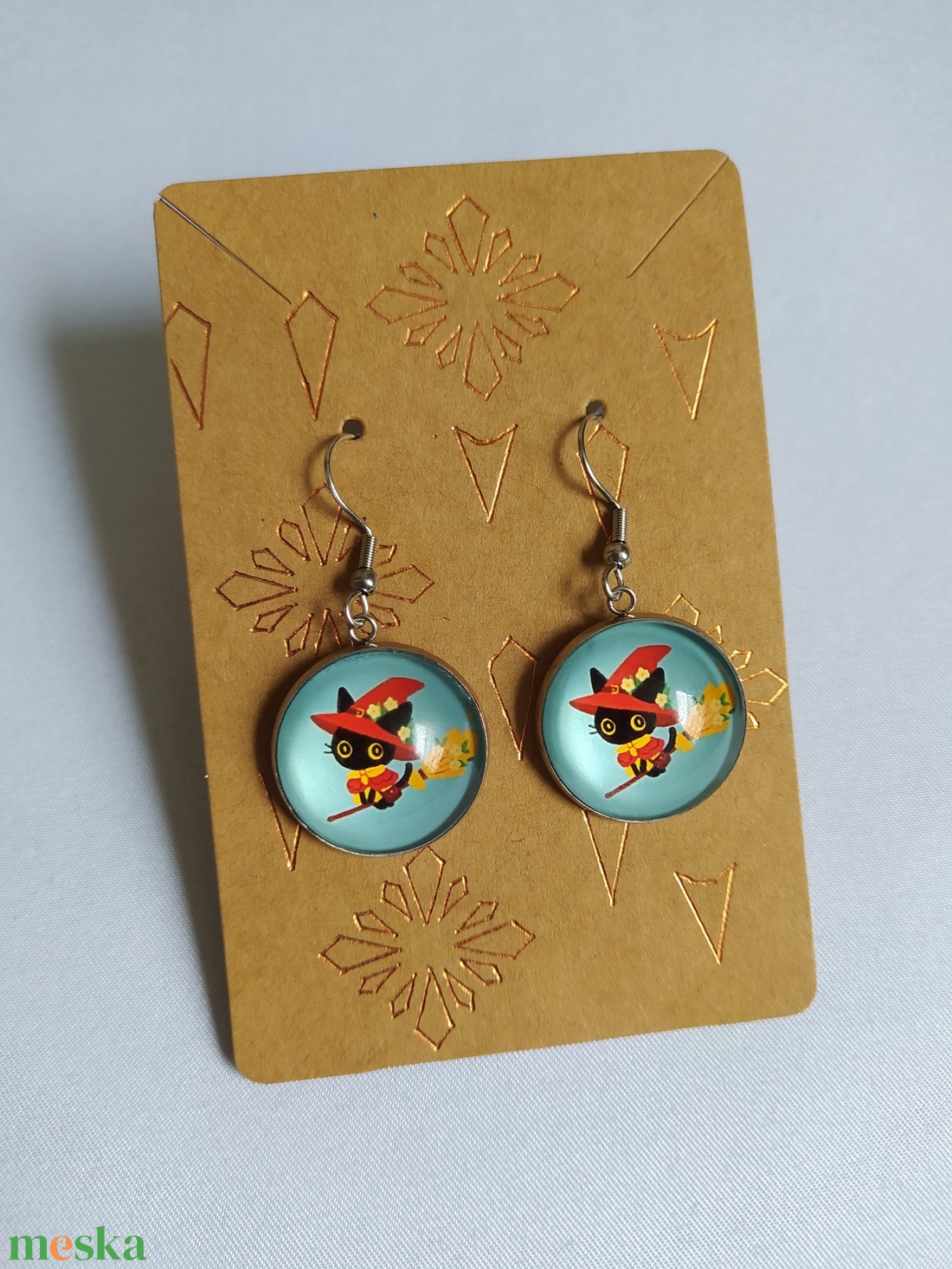 Fekete cicás növényes fülbevaló - ékszer - fülbevaló - lógós kerek fülbevaló - Meska.hu