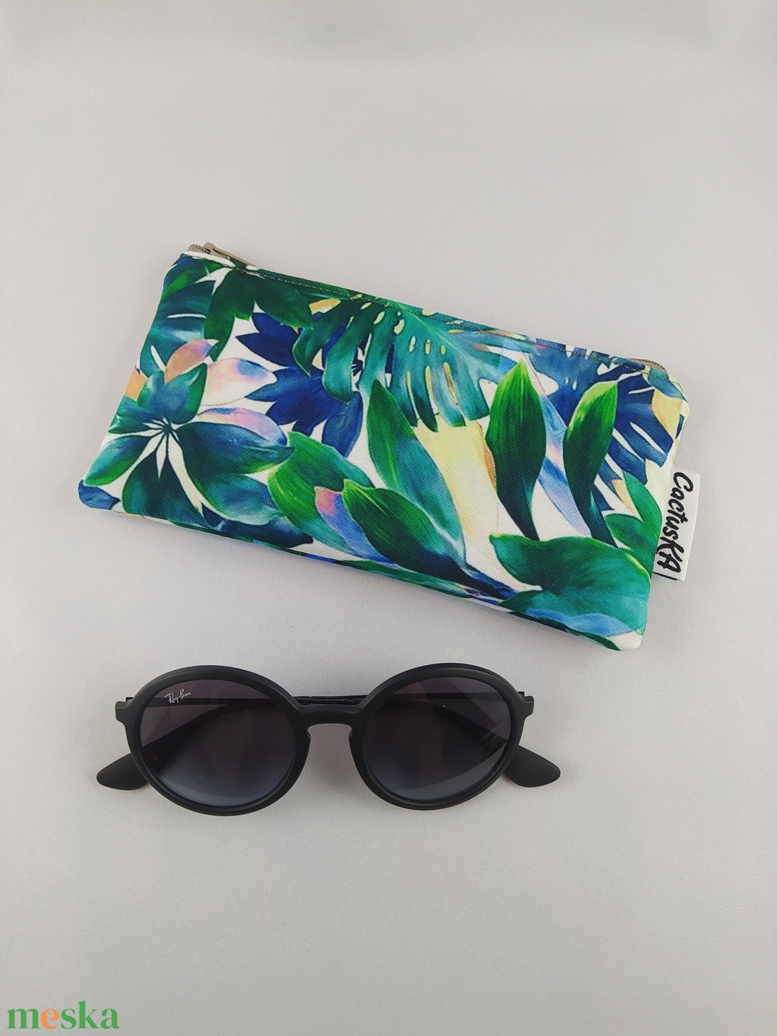 Monstera sugárarália napszemüveg tok - táska & tok - neszesszer - Meska.hu Monstera sugárarália napszemüveg tok - táska & tok - neszesszer - Meska.hu