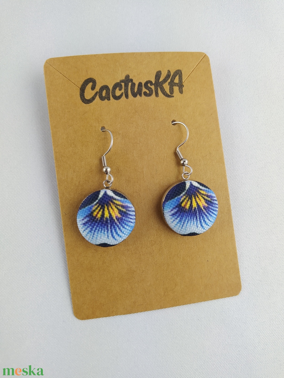 Lógós fülbevaló - ibolya - ékszer - fülbevaló - lógó fülbevaló - Meska.hu