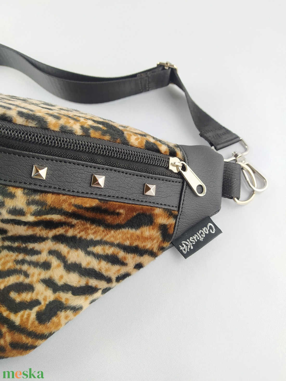 Állatmintás övtáska / crossbody - táska & tok - övtáska - Meska.hu