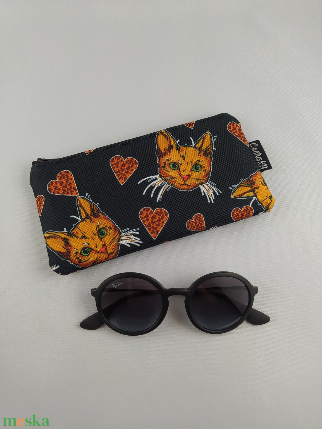 Napszemüveg tok - cica és szív - táska & tok - pénztárca & más tok - szemüvegtok - Meska.hu