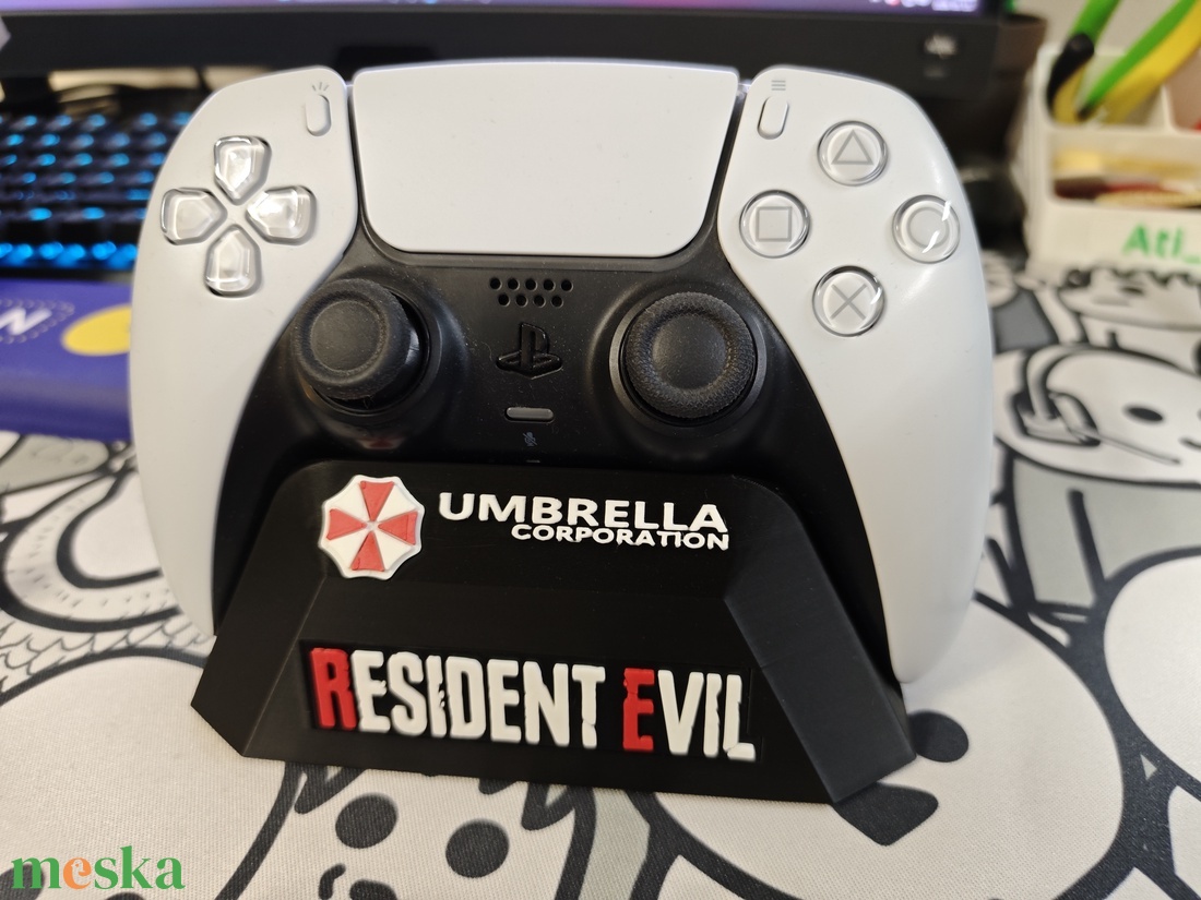 Resident Evil Playstation 5 kontroller tartó - otthon & életmód - tárolás & rendszerezés - kontroller tartók - Meska.hu