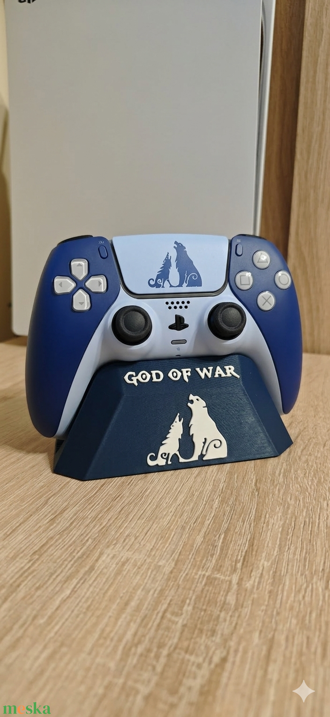 God of War Ragnarök stílusú DualSense kontroller tartó / állvány - otthon & életmód - tárolás & rendszerezés - kontroller tartók - Meska.hu