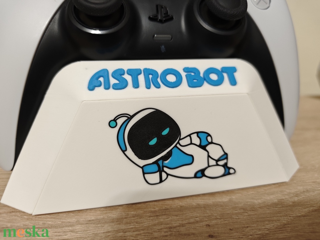 Astro Bot PS5 Kontroller Tartó - otthon & életmód - tárolás & rendszerezés - kontroller tartók - Meska.hu