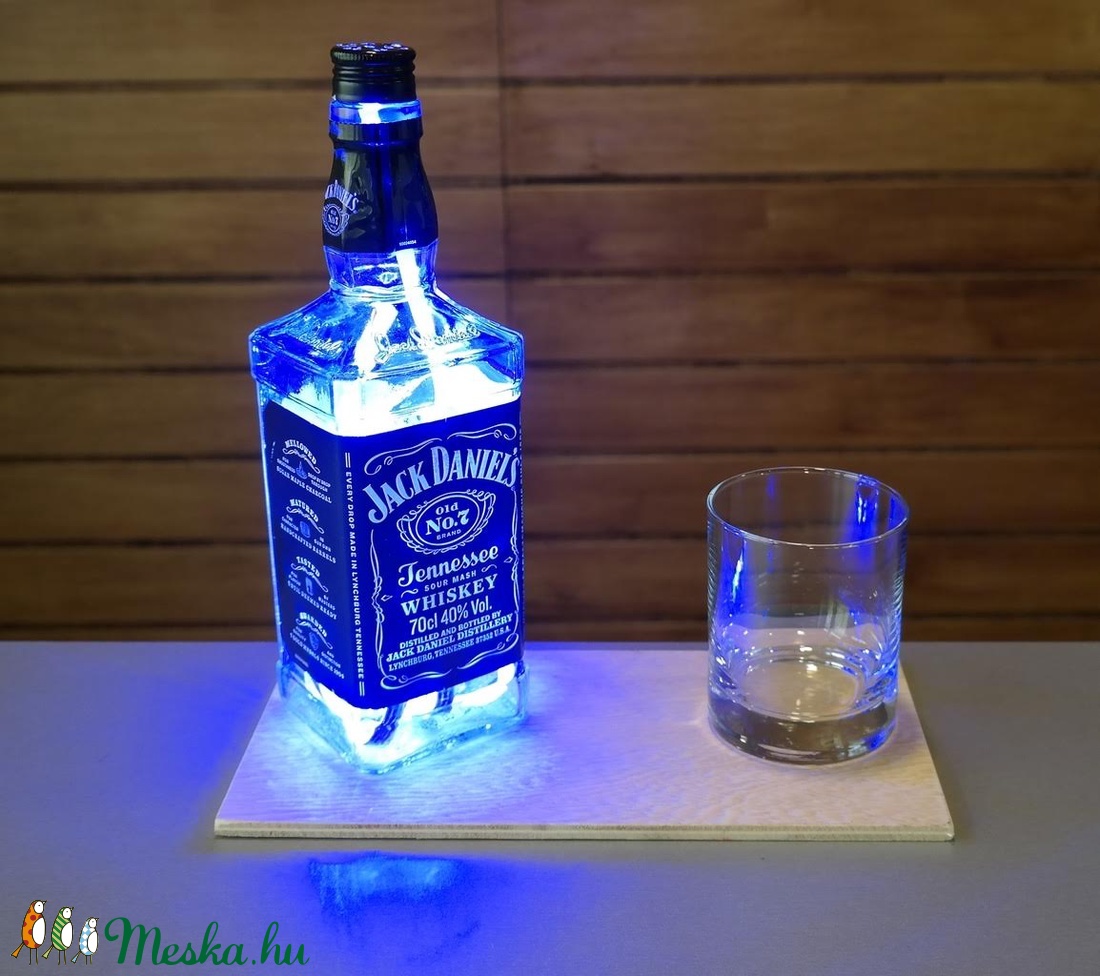 Whisky-s Led hangulatlámpa fa talppal, pohárral -  - Meska.hu