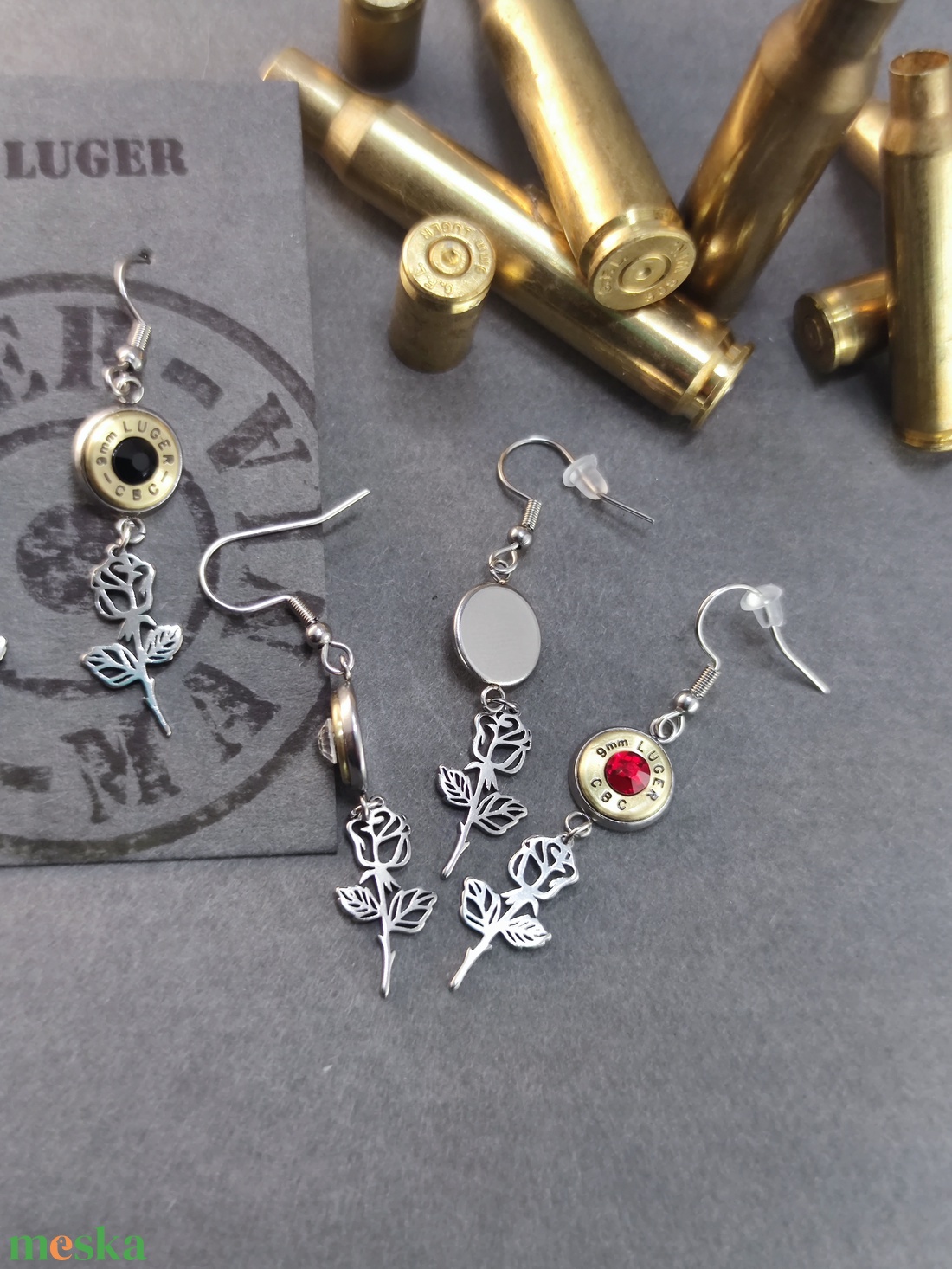 Töltény fülbevaló, rózsás, csüngős - ékszer - fülbevaló - pötty fülbevaló - Meska.hu