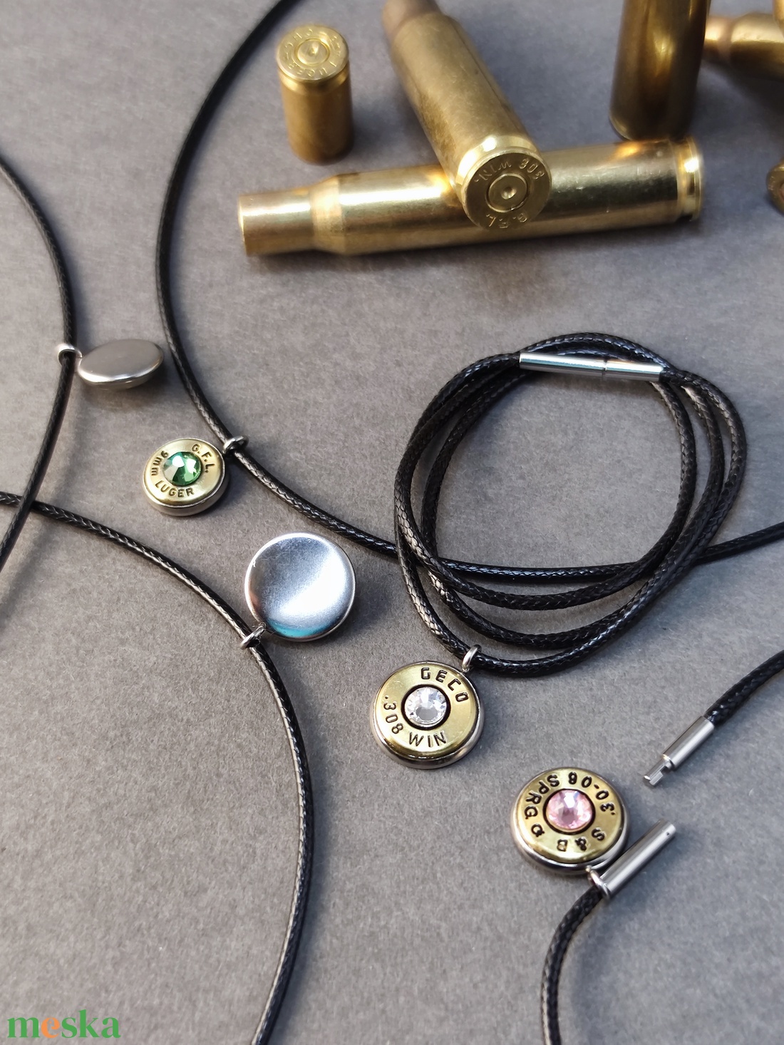 Töltény nyaklánc, fonott fekete,  Vadász ékszer - ékszer - nyaklánc - medálos nyaklánc - Meska.hu