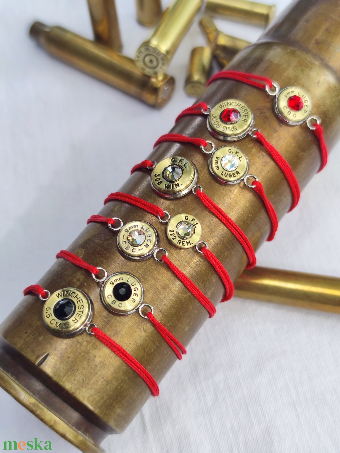 Töltény string karkötő Piros - ékszer - karkötő - fonott karkötő - Meska.hu