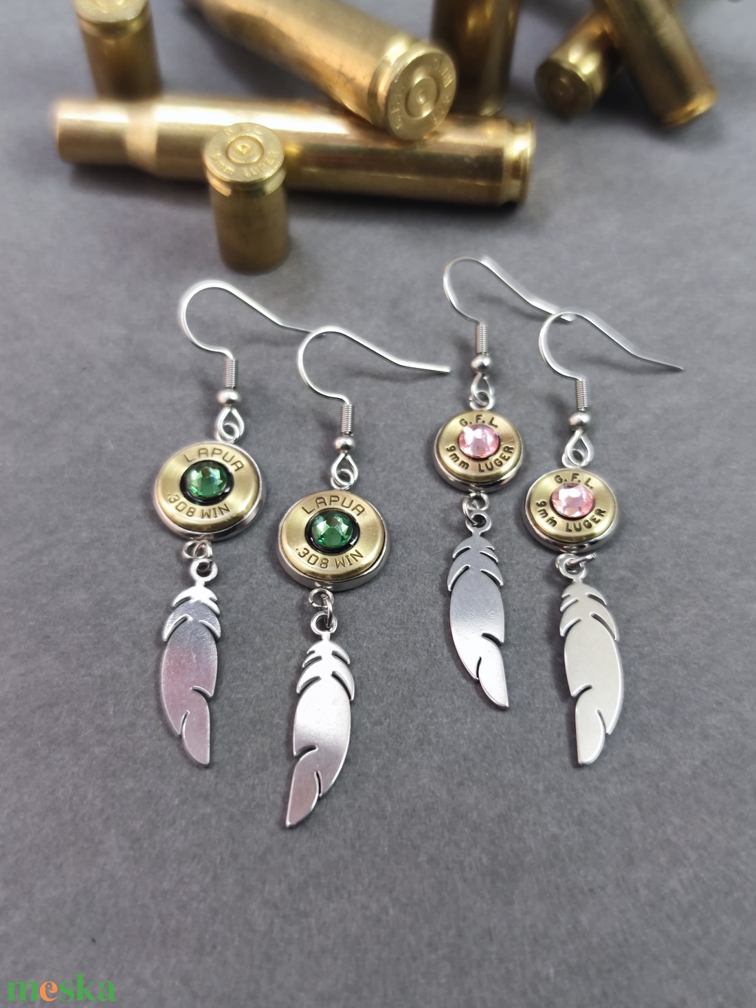 Töltény fülbevaló Tollas csüngős - ékszer - fülbevaló - pötty fülbevaló - Meska.hu