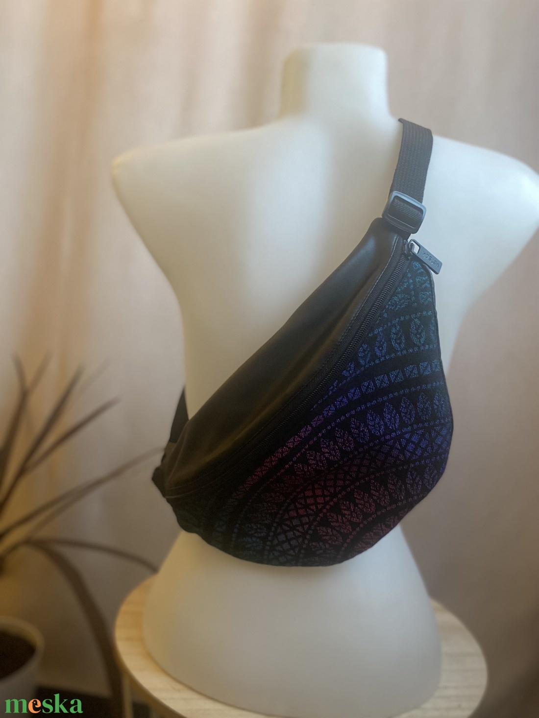 Fekete műbőr övtáska - táska & tok - övtáska - Meska.hu