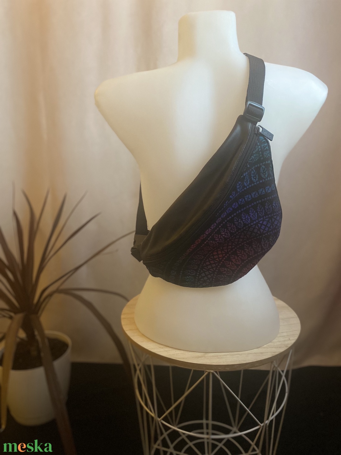 Fekete műbőr övtáska - táska & tok - övtáska - Meska.hu