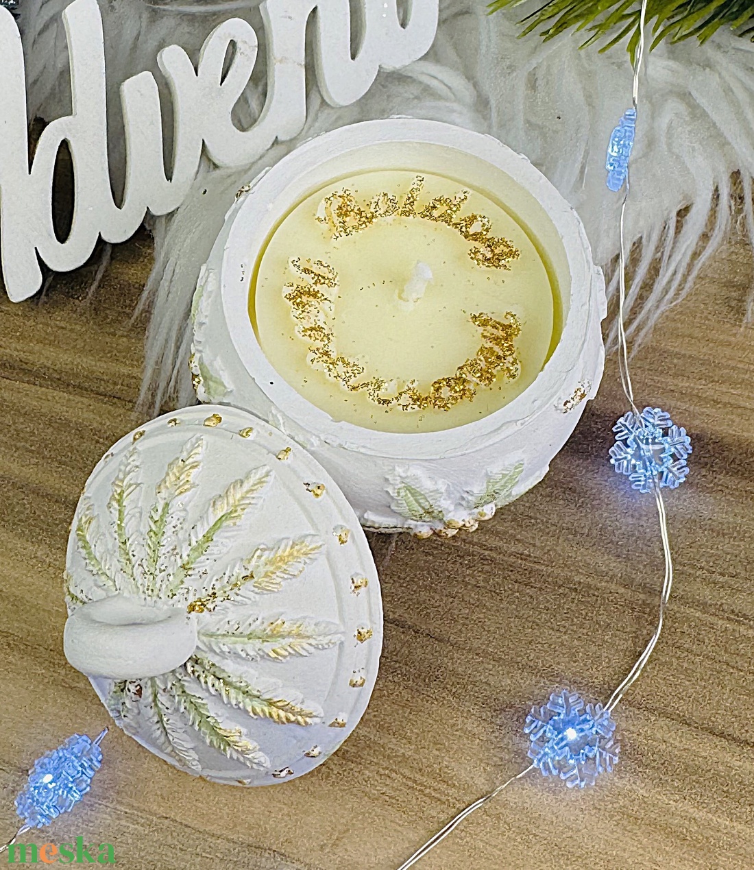 CandlAir Karácsonyi gömb- Magyal- szójaviasz illatgyertya kerámiatégelyben - otthon & életmód - gyertya, illat, aroma - gyertya - Meska.hu