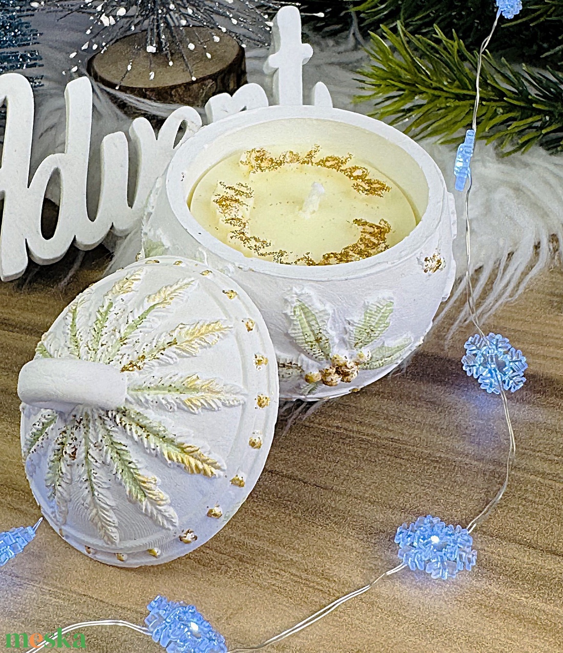 CandlAir Karácsonyi gömb- Magyal- szójaviasz illatgyertya kerámiatégelyben - otthon & életmód - gyertya, illat, aroma - gyertya - Meska.hu