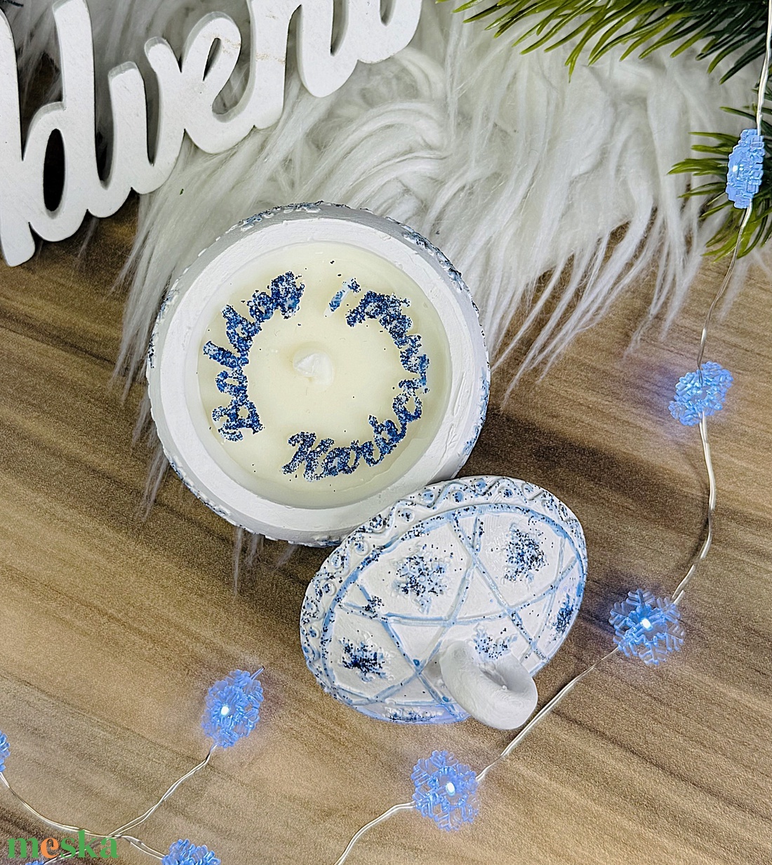 CandlAir Karácsonyi gömb- Hópihe- szójaviasz illatgyertya kerámiatégelyben - otthon & életmód - gyertya, illat, aroma - gyertya - Meska.hu