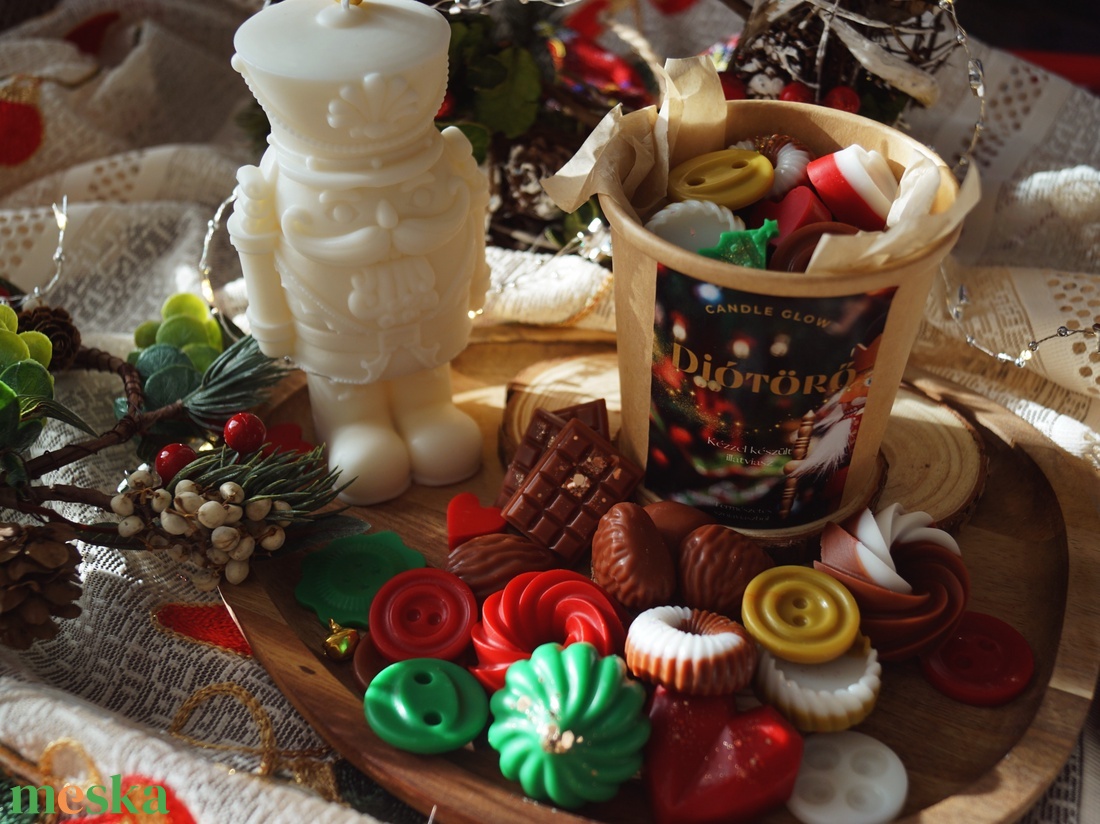 Diótörő illatviasz szójaviaszból 100g - otthon & életmód - gyertya, illat, aroma - illatviasz - Meska.hu Diótörő illatviasz szójaviaszból 100g - otthon & életmód - gyertya, illat, aroma - illatviasz - Meska.hu