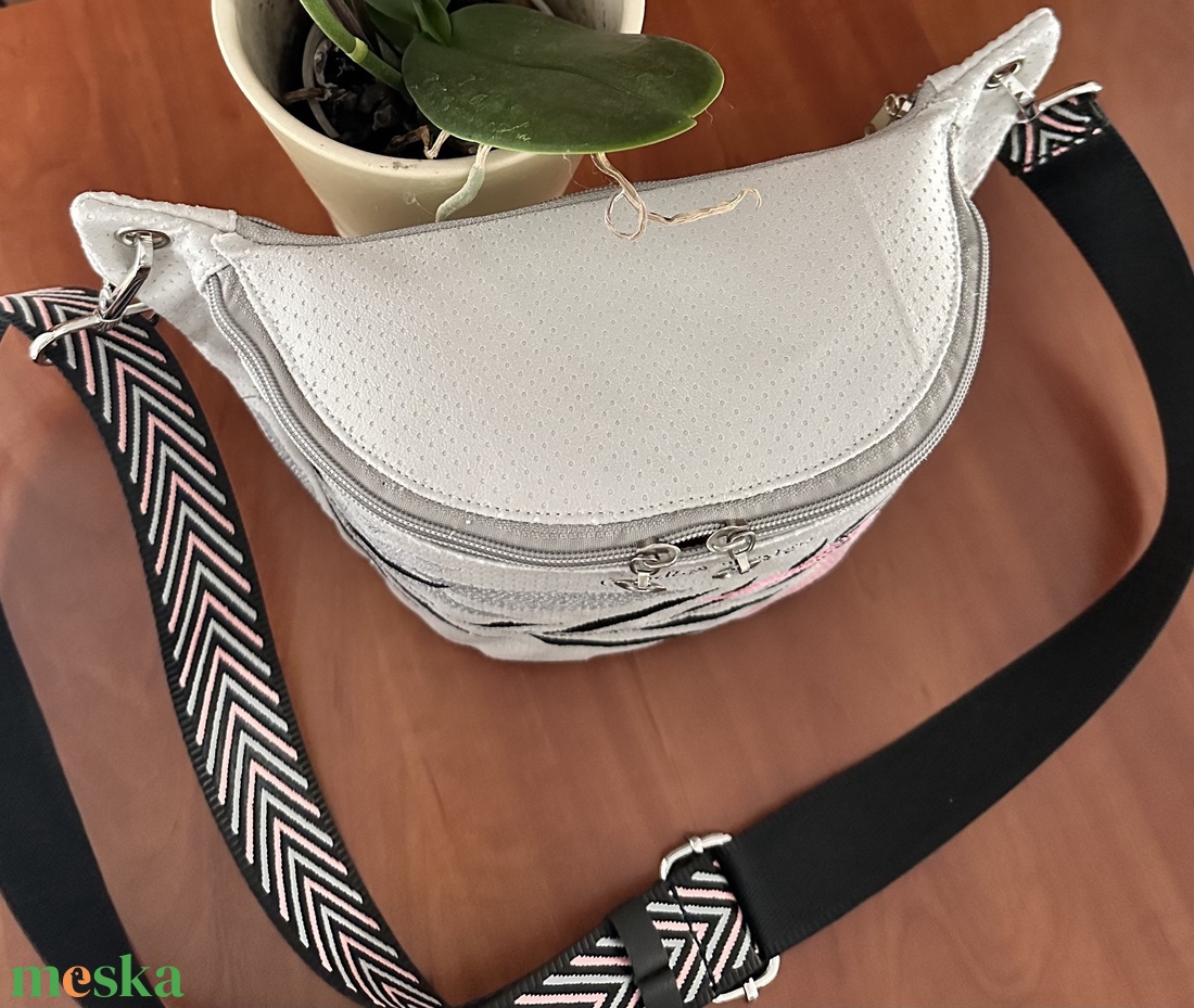 Divatos szürke női övtáska (crossbody) - táska & tok - övtáska - Meska.hu Divatos szürke női övtáska (crossbody) - táska & tok - övtáska - Meska.hu