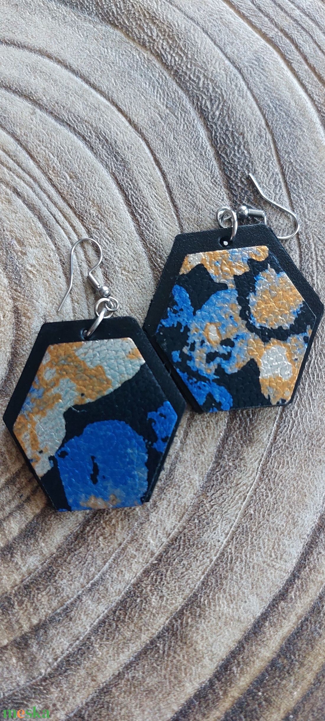 Szögletes bőr fülbevaló - ékszer - fülbevaló - lógó fülbevaló - Meska.hu