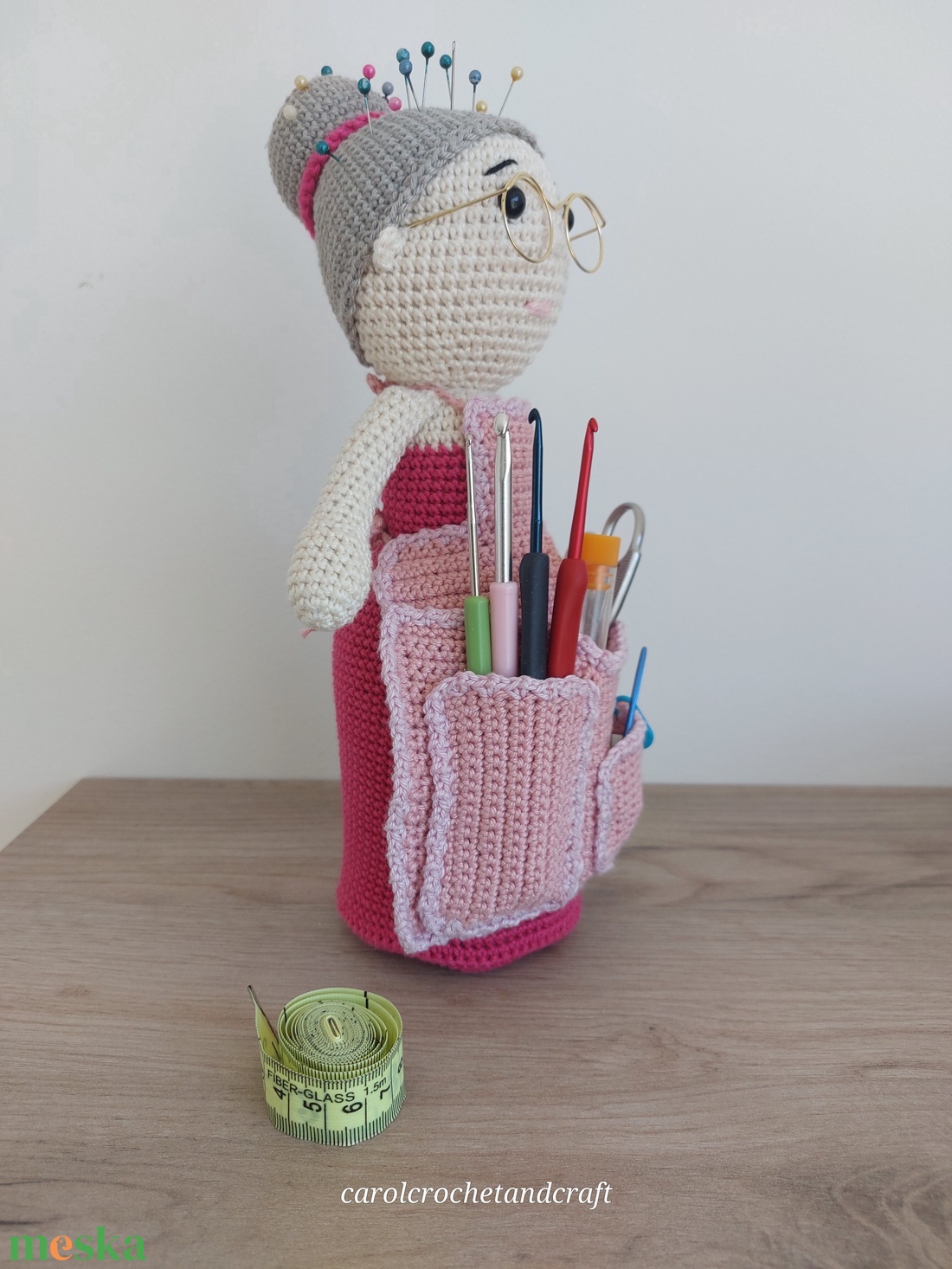 Nagyi horgolt tároló, tűpárna - játék & sport - plüssállat & játékfigura - ember - Meska.hu