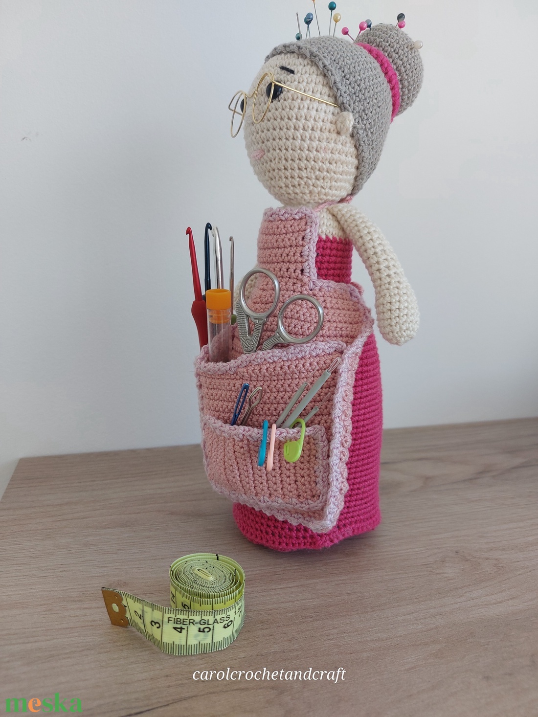 Nagyi horgolt tároló, tűpárna - játék & sport - plüssállat & játékfigura - ember - Meska.hu