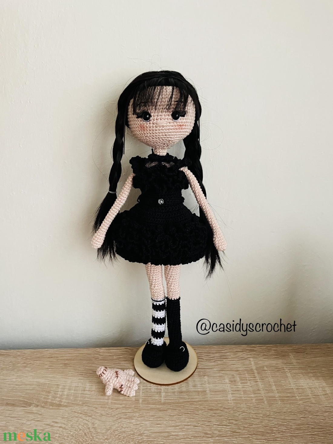 Wednesday Addams - játék & sport - plüssállat & játékfigura - ember - Meska.hu Wednesday Addams - játék & sport - plüssállat & játékfigura - ember - Meska.hu