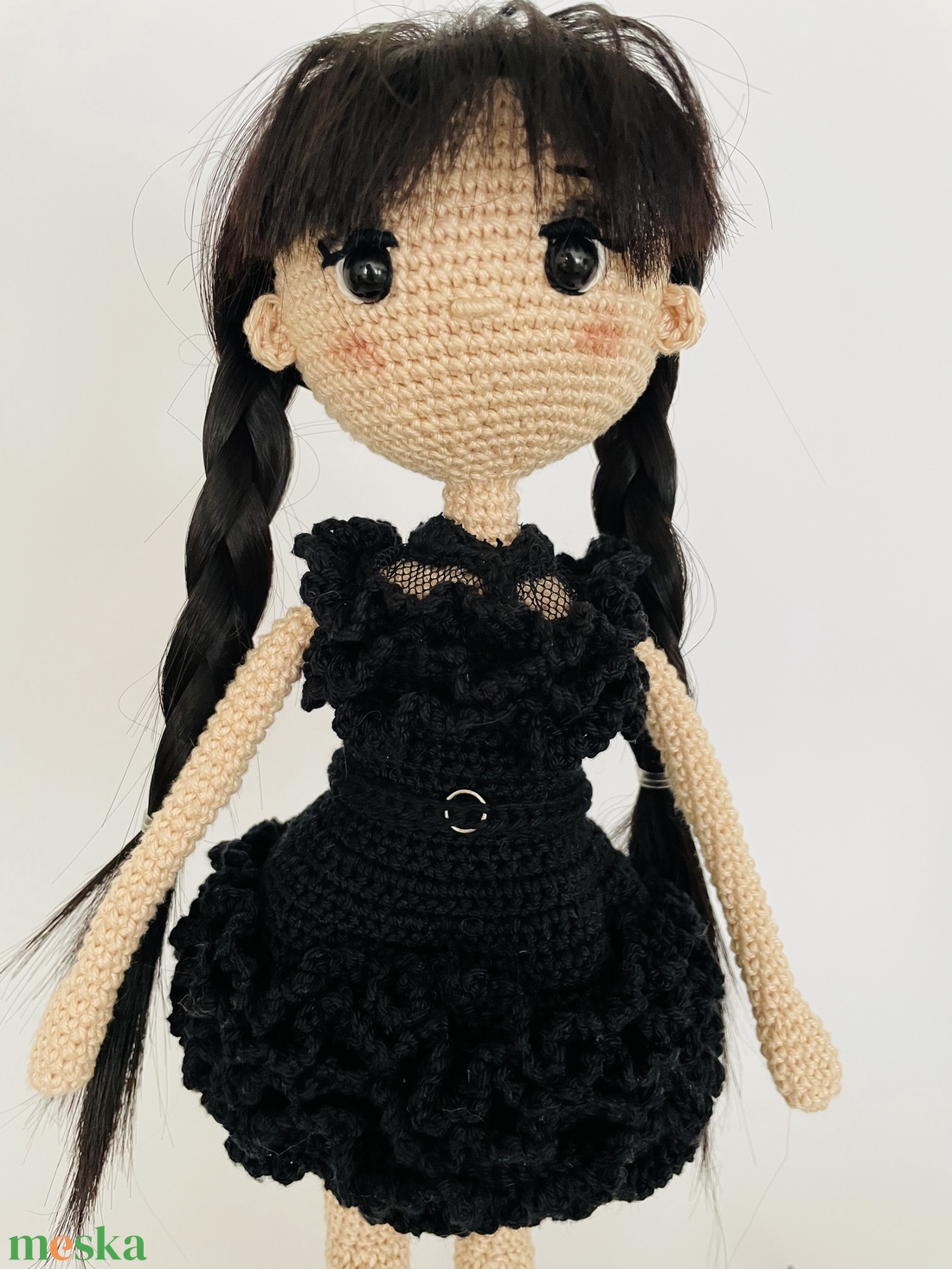 Horgolt Wednesday baba - játék & sport - plüssállat & játékfigura - ember - Meska.hu