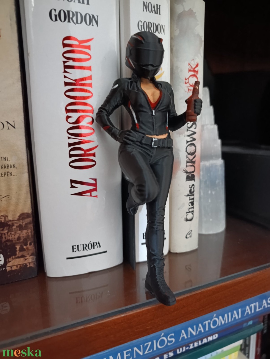 Motoros lány könyves polc dísz és dekor  - otthon & életmód - dekoráció - asztal és polc dekoráció - könyvtámasz - Meska.hu