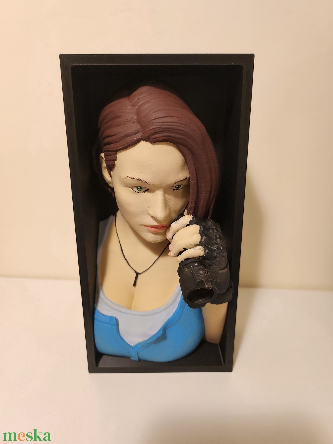 Jill Valentine a Resident evil könyvtámasz  - otthon & életmód - dekoráció - asztal és polc dekoráció - asztaldísz - Meska.hu