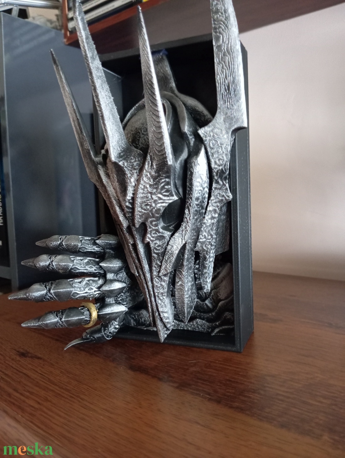 Sauron Gyűrűk ura könyvtámasz és polc dísz  - otthon & életmód - dekoráció - asztal és polc dekoráció - asztaldísz - Meska.hu