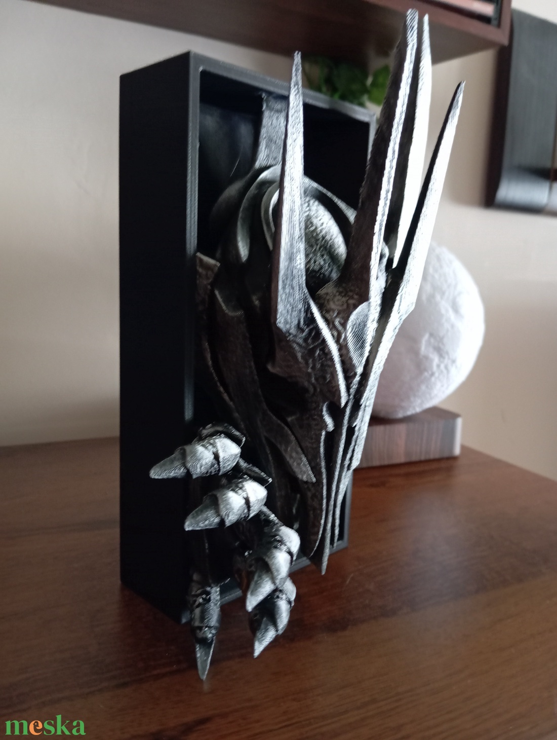 Sauron Gyűrűk ura könyvtámasz és polc dísz  - otthon & életmód - dekoráció - asztal és polc dekoráció - asztaldísz - Meska.hu