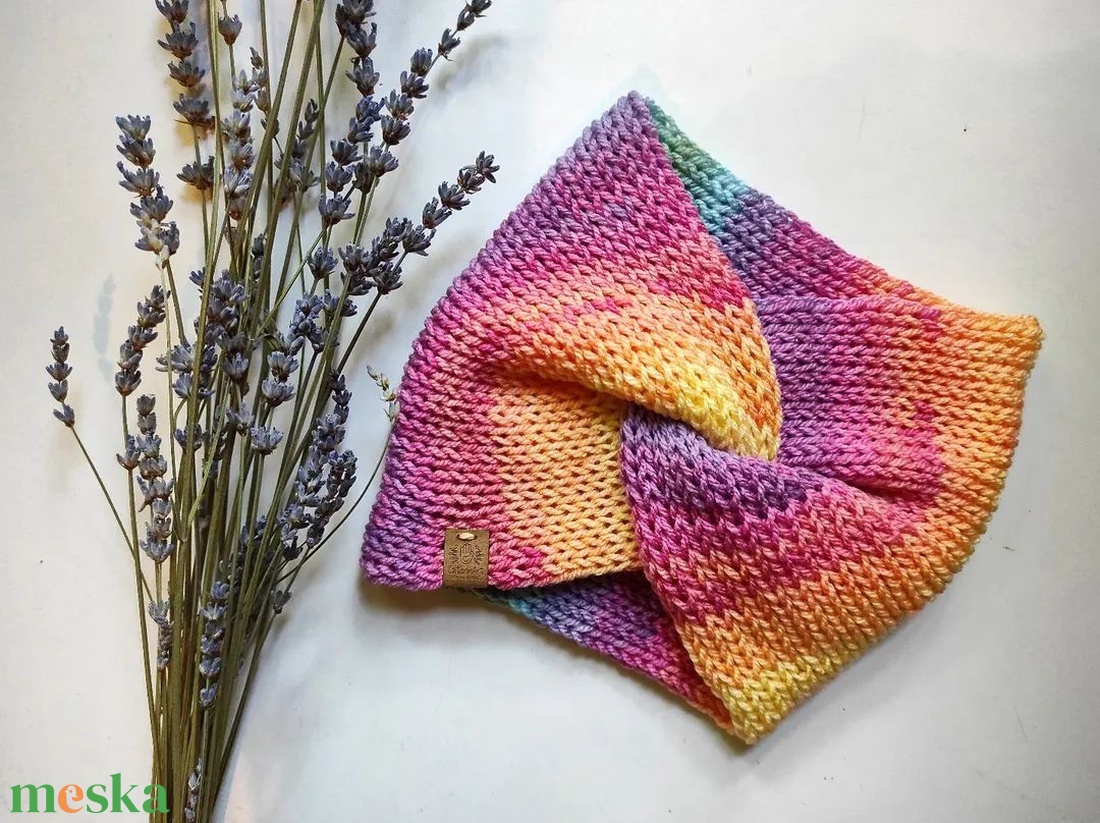 KRIZANTÉM kötött fülvédő  - ruha & divat - sál, sapka, kendő - fejpánt - Meska.hu