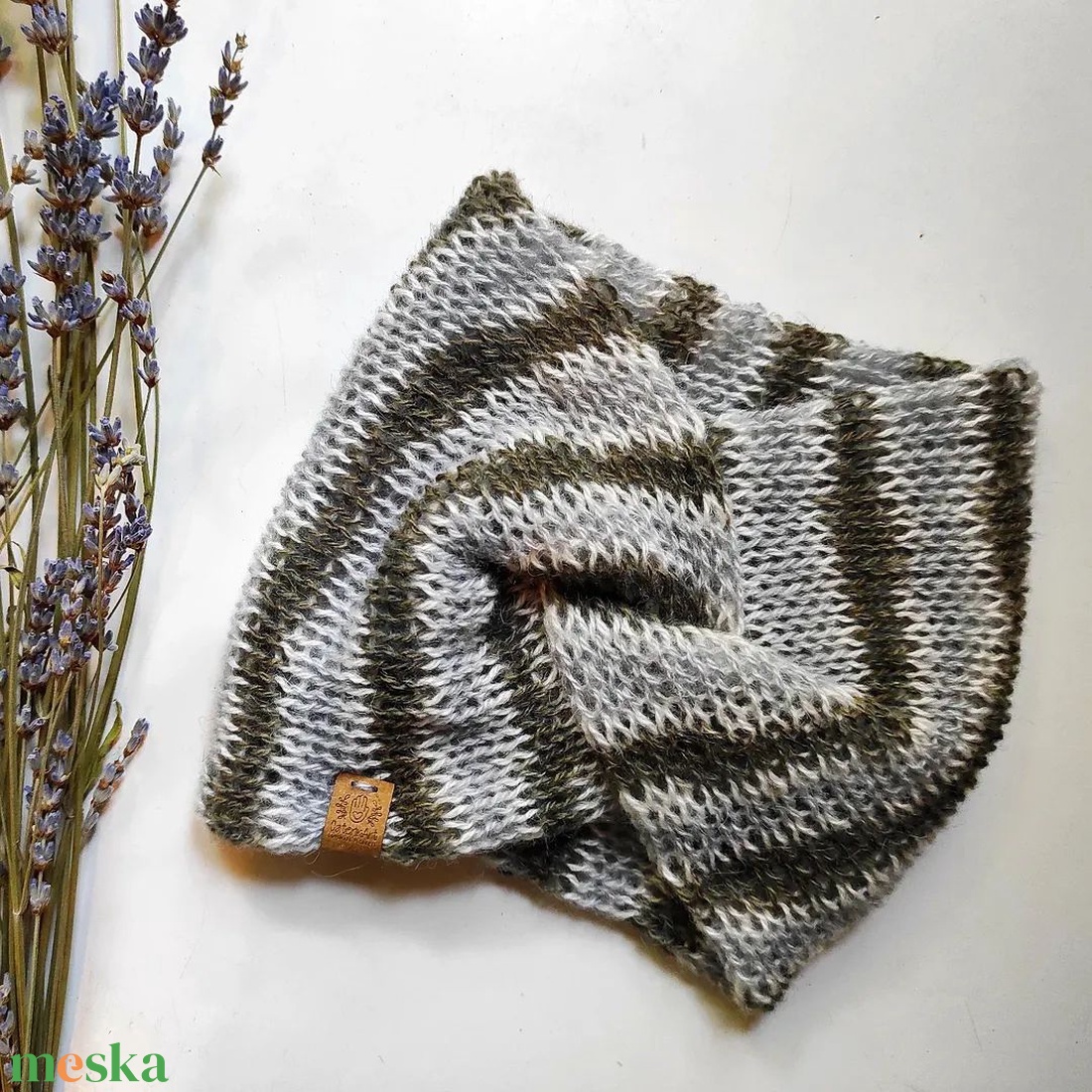 MONOKRÓM kötött fülvédő - ruha & divat - sál, sapka, kendő - fejpánt - Meska.hu