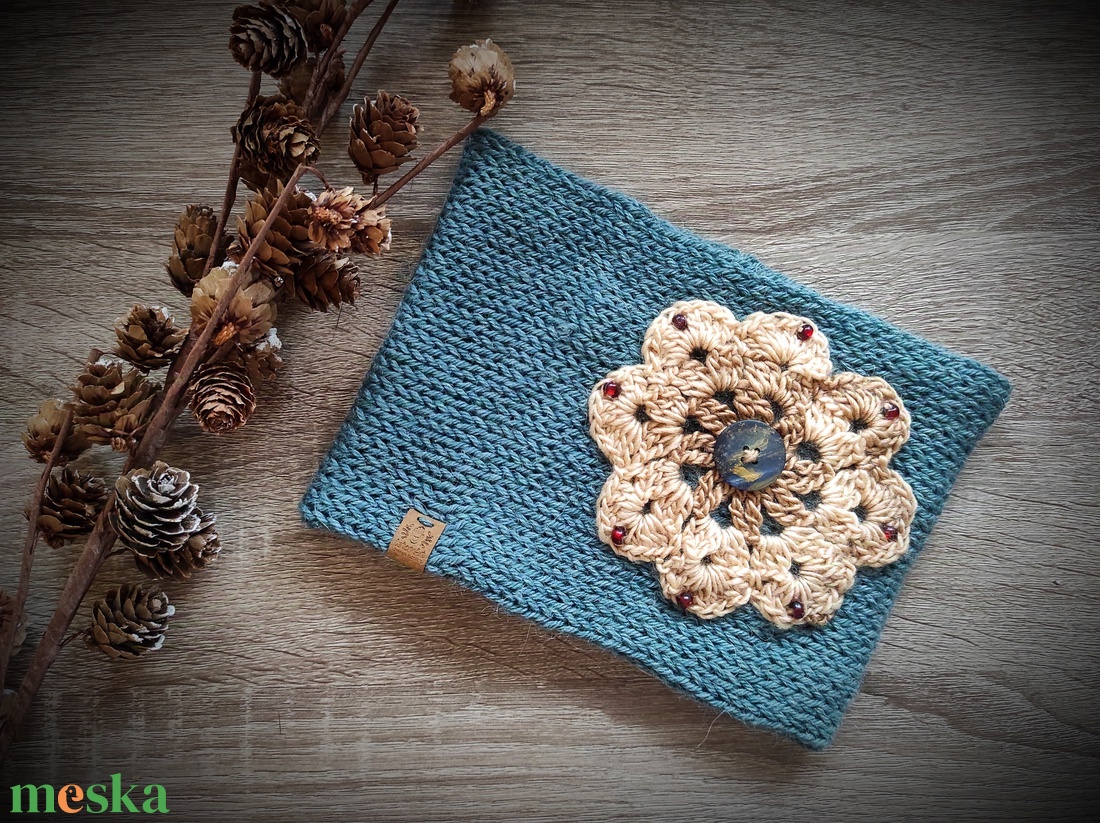 BÚZAVIRÁG kötött virágos fülvédő - ruha & divat - sál, sapka, kendő - fejpánt - Meska.hu