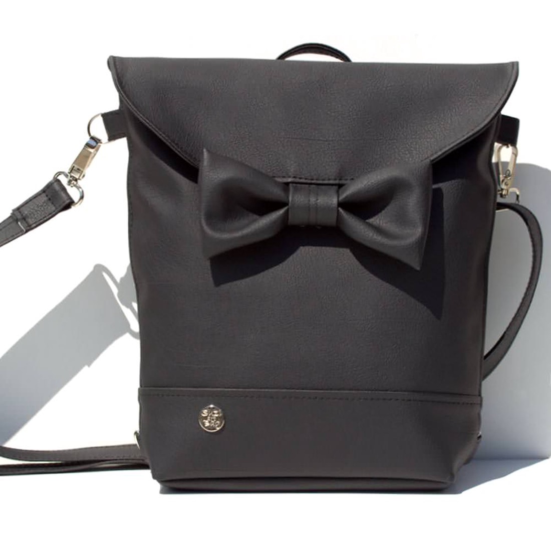 SuziartBag Fekete masnis kisméretű 2in1 hátizsák - táska & tok - kézitáska & válltáska - válltáska - Meska.hu SuziartBag Fekete masnis kisméretű 2in1 hátizsák - táska & tok - kézitáska & válltáska - válltáska - Meska.hu