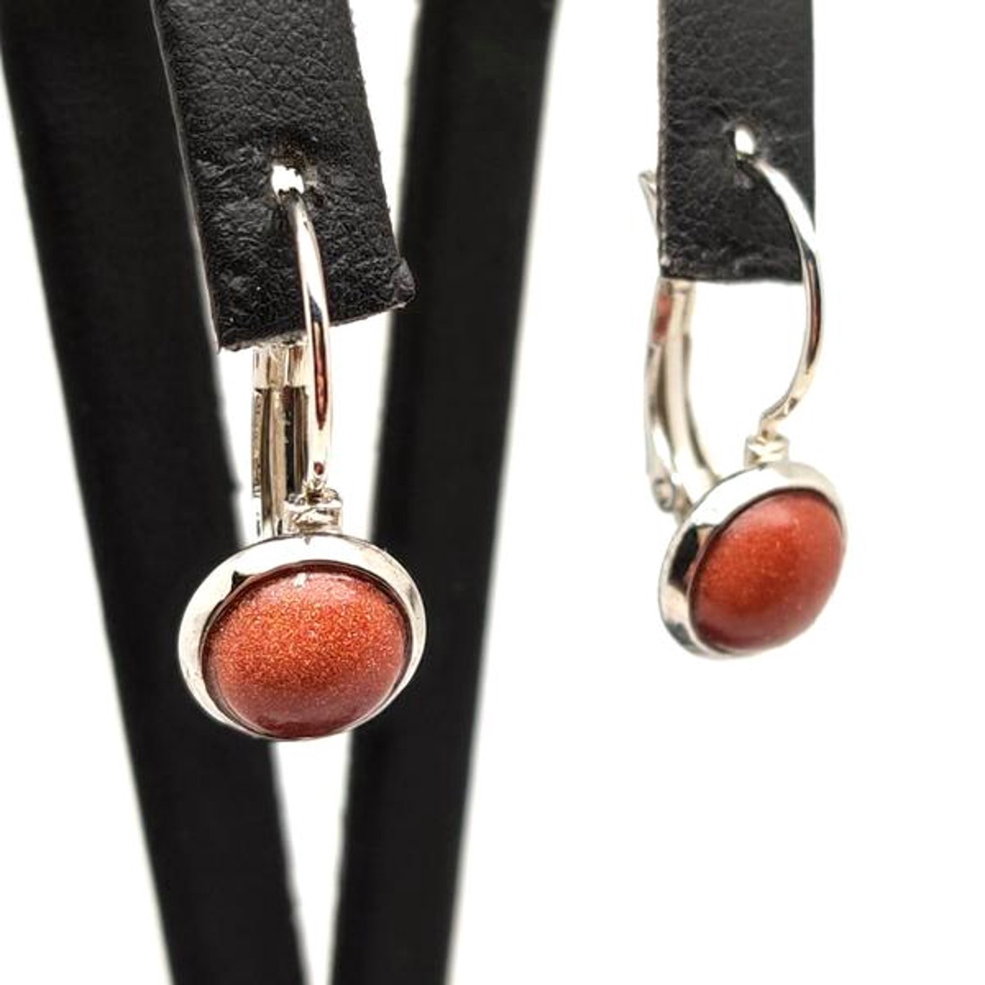 Fülbevaló lencse vörös goldstone záras fém kerettel 8mm - ékszer - fülbevaló - lógó fülbevaló - Meska.hu Fülbevaló lencse vörös goldstone záras fém kerettel 8mm - ékszer - fülbevaló - lógó fülbevaló - Meska.hu