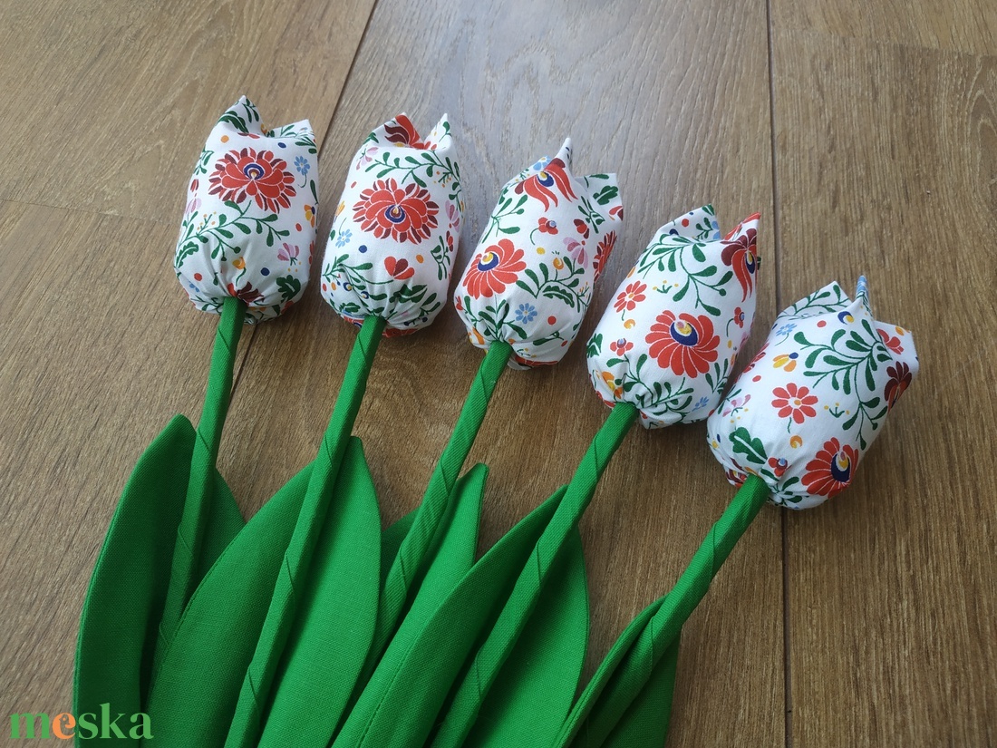 Népi mintás tulipánok (5db/szett) - otthon & lakás - dekoráció - asztal és polc dekoráció - asztaldísz - Meska.hu Népi mintás tulipánok (5db/szett) - otthon & lakás - dekoráció - asztal és polc dekoráció - asztaldísz - Meska.hu