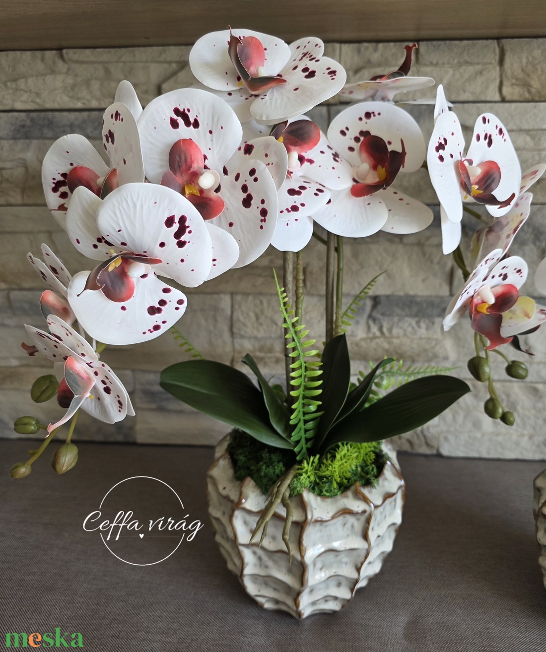 Pöttyös latex orchidea kaspóban - otthon & életmód - dekoráció - asztal és polc dekoráció - asztaldísz - Meska.hu