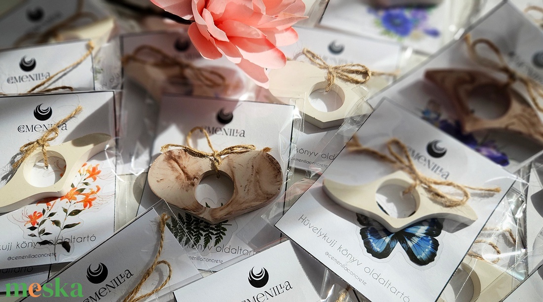 Hüvelykujj könyv oldaltartó  - könyv & zene - könyvjelző - Meska.hu Hüvelykujj könyv oldaltartó  - könyv & zene - könyvjelző - Meska.hu