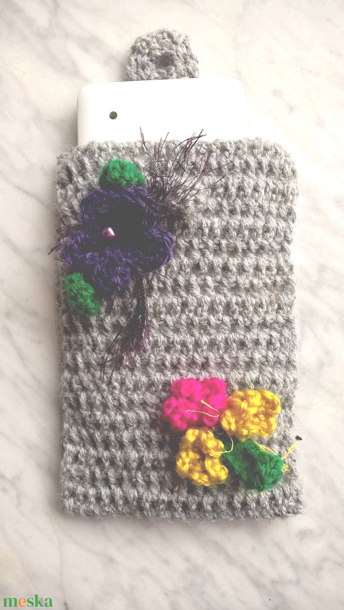 Telefontok Egyedivé varázsol. Mobil tok, telefontok, szürke színben tarka virágokkal díszítve - táska & tok - pénztárca & más tok - telefontok - Meska.hu