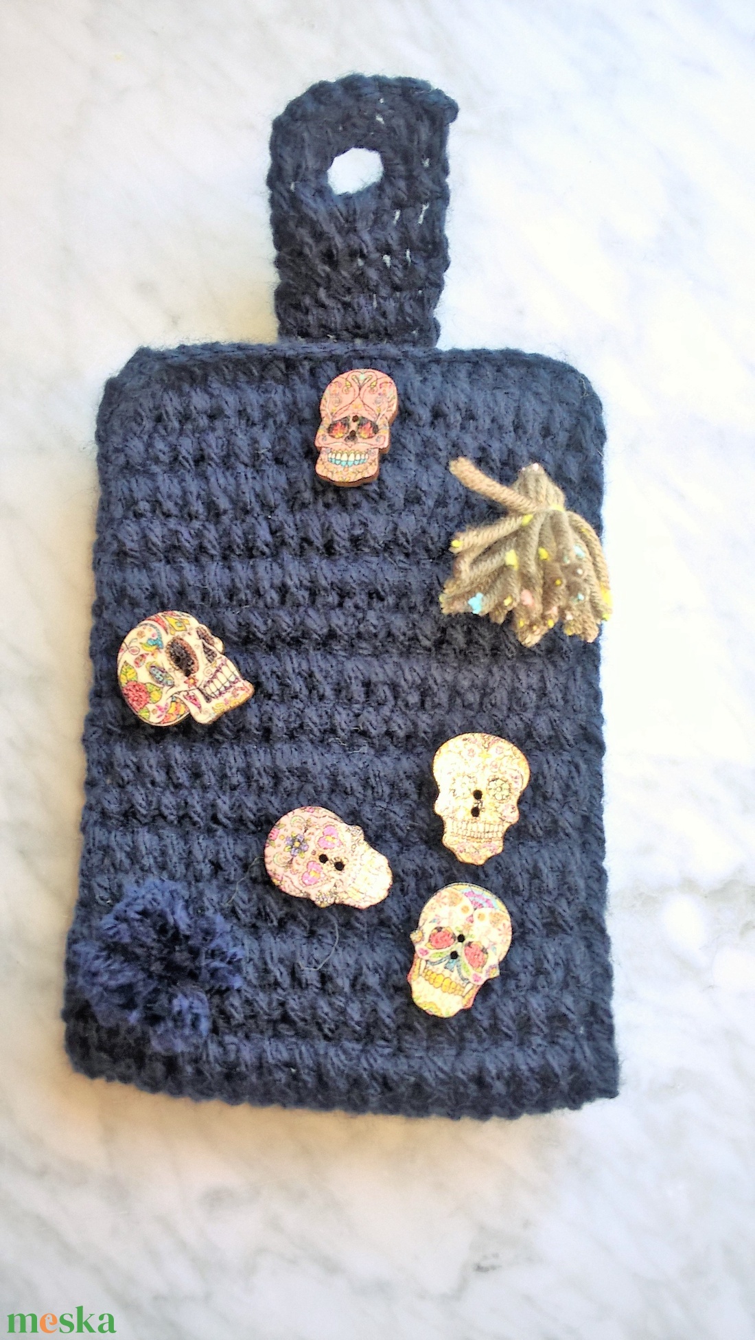Telefontok Sötét kék mobil telefon tok koponya fejekkel és bojttal, vagy cicával és virágokkal eladó.  - táska & tok - pénztárca & más tok - telefontok - Meska.hu