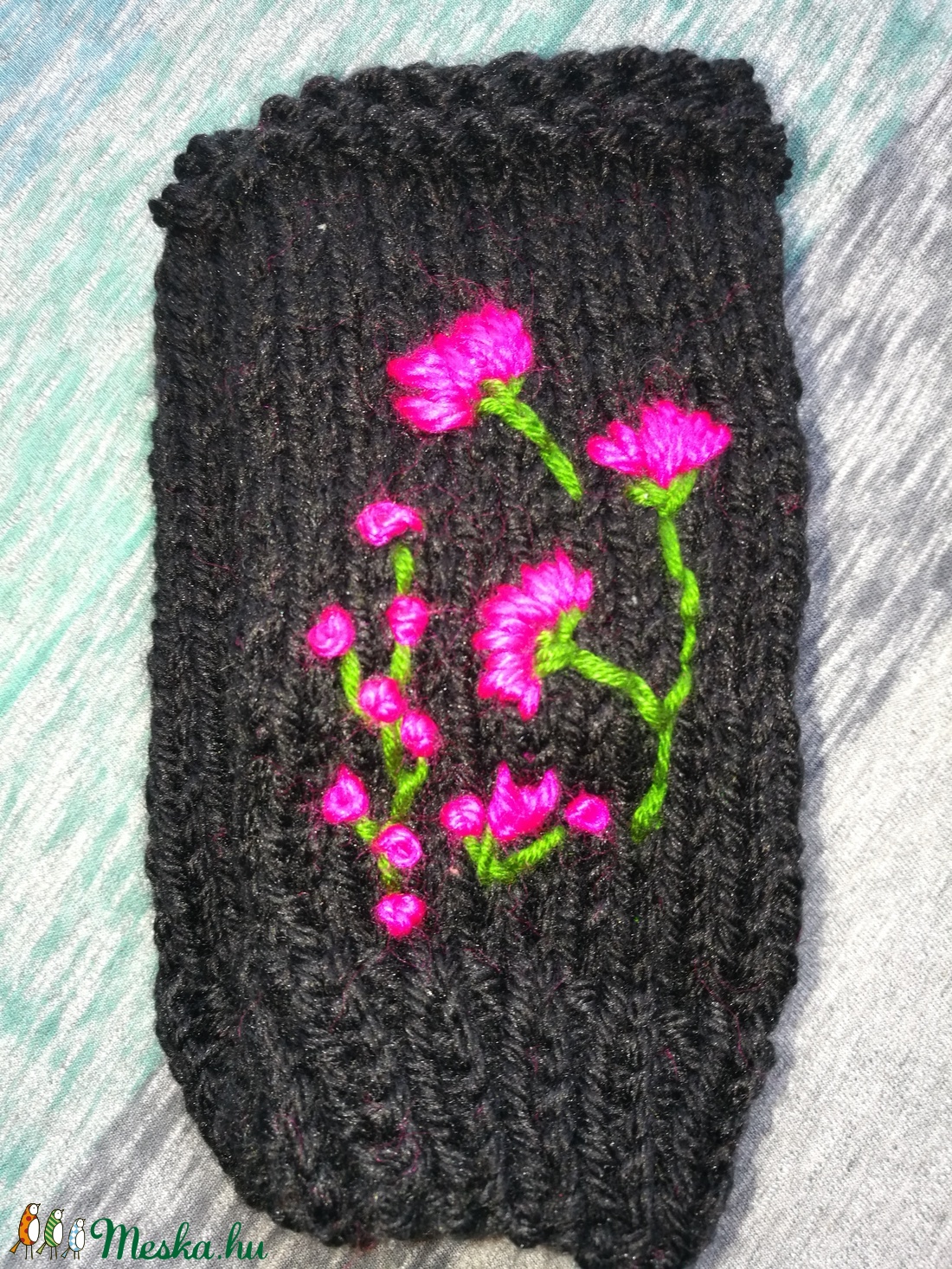 Kesztyű, Fekete kézi kötésű ujjatlan pamut kesztyű hímzett magenta színű virágokkal eladó. - ruha & divat - sál, sapka, kendő - kesztyű - Meska.hu Kesztyű, Fekete kézi kötésű ujjatlan pamut kesztyű hímzett magenta színű virágokkal eladó. - ruha & divat - sál, sapka, kendő - kesztyű - Meska.hu