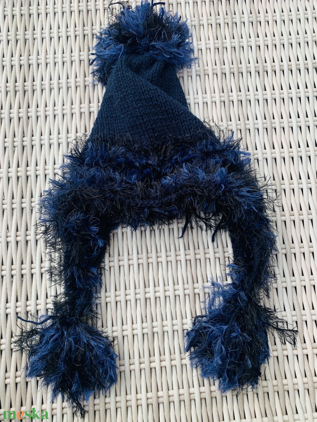 Sapka Kézi kötésű sötét kék női sapka eladó - ruha & divat - sál, sapka, kendő - sapka - Meska.hu